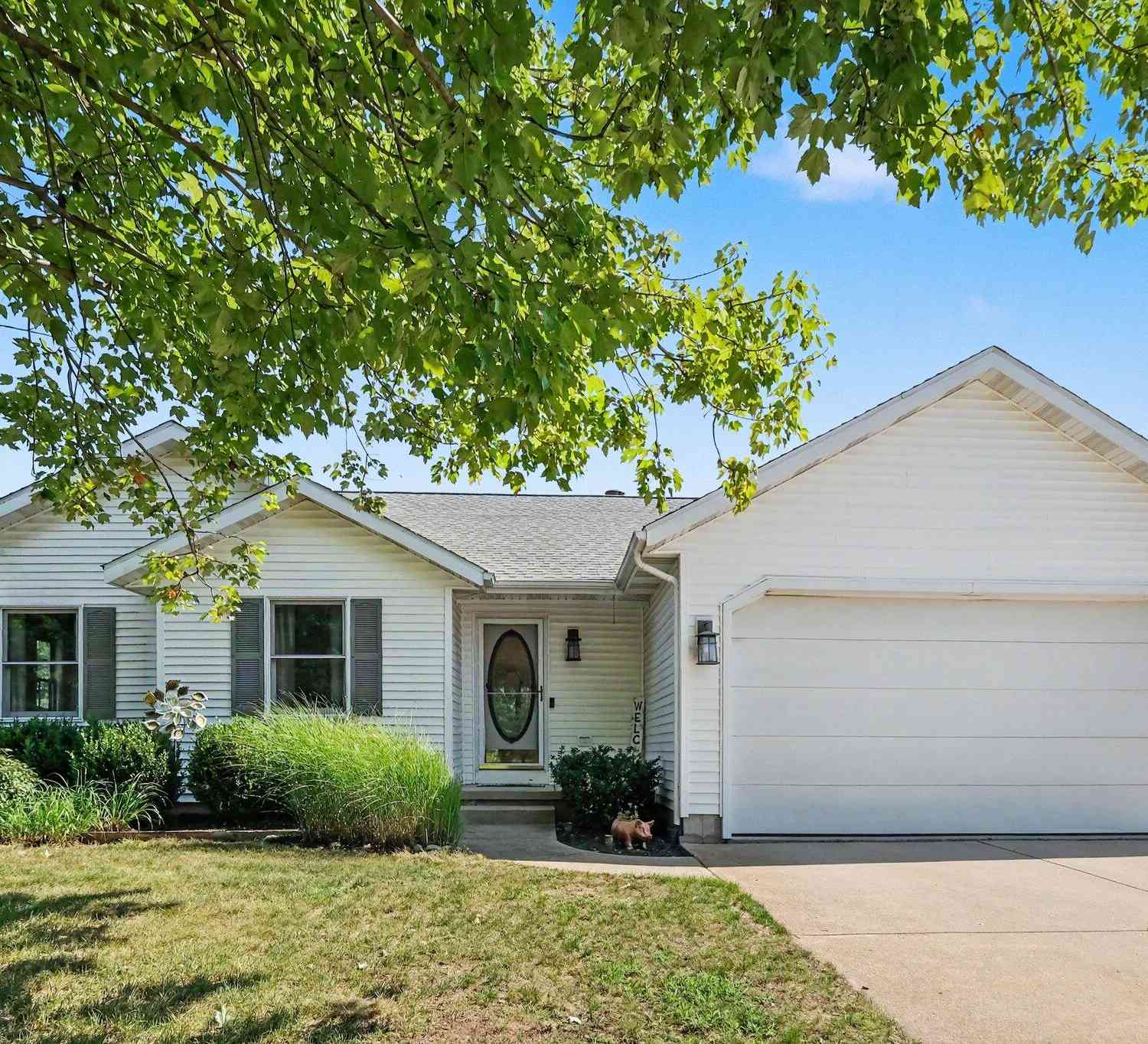 Homes For Sale - 15150 Hanna Avenue<br/> Cedar Springs, MI 49319