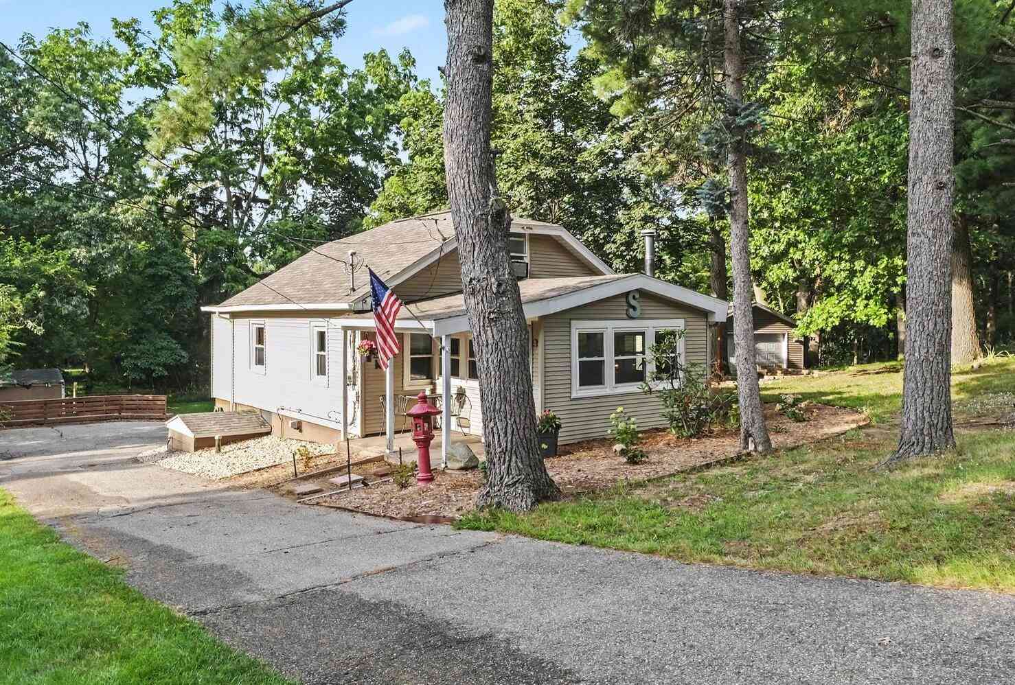 Homes For Sale - 1720 Cargill Street<br/> Grand Rapids, MI 49544