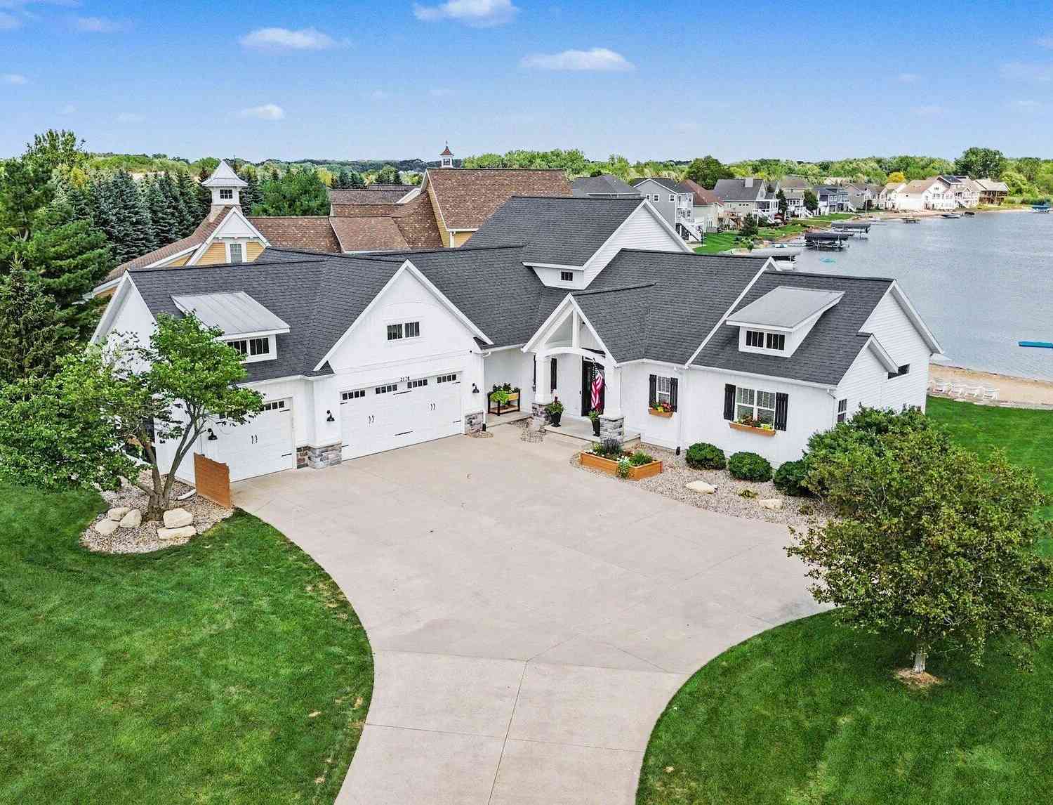 Homes For Sale - 2178 Byron Shores Drive<br/> Byron Center, MI 49315