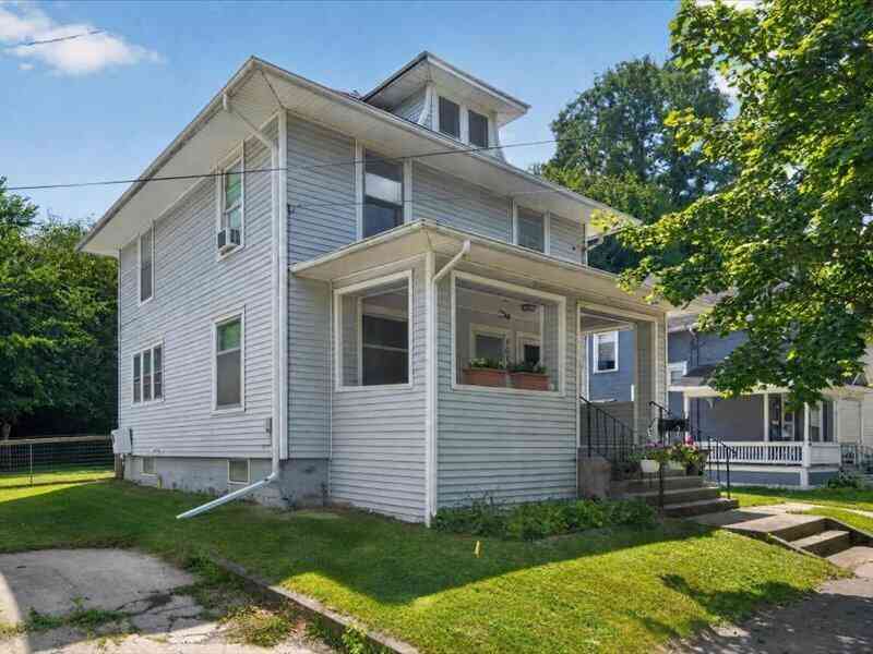 Homes For Sale - 1017 Woodbridge Street<br/> Jackson, MI 49203
