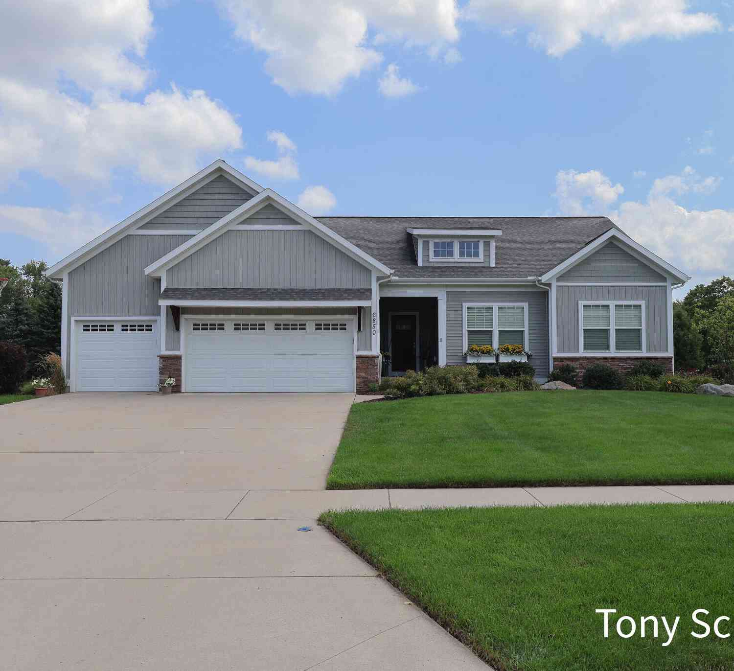Homes For Sale - 6850 Northbeech Court<br/> Hudsonville, MI 49426