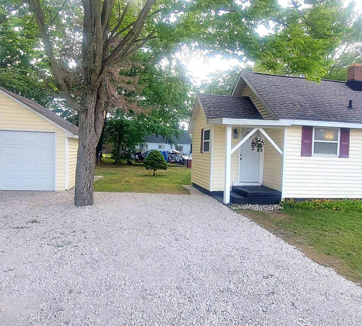 Homes For Sale - 1809 Lindberg Drive<br/> Muskegon, MI 49441