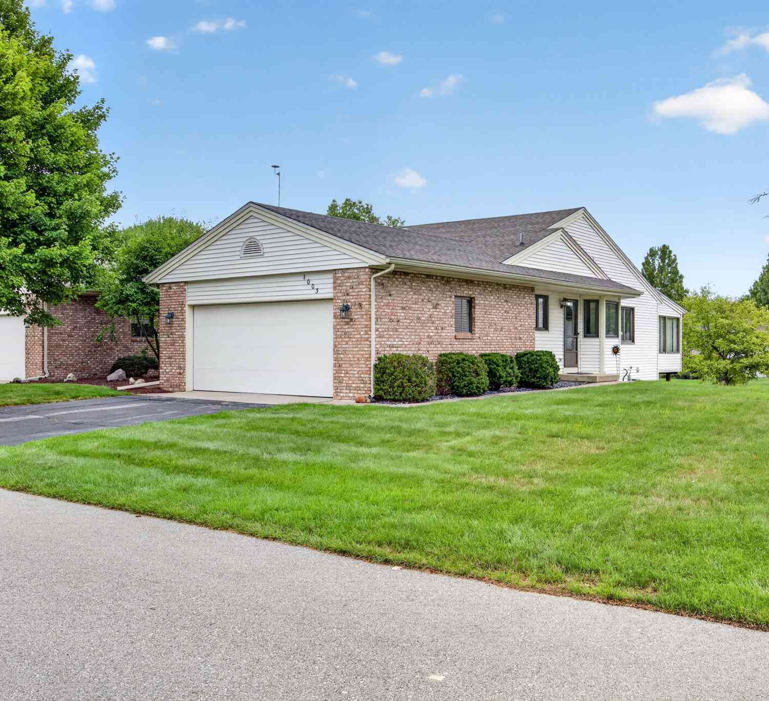 Condo For Sale - 1003 Bayou Drive<br/> Kent County, Byron Center, MI 49315