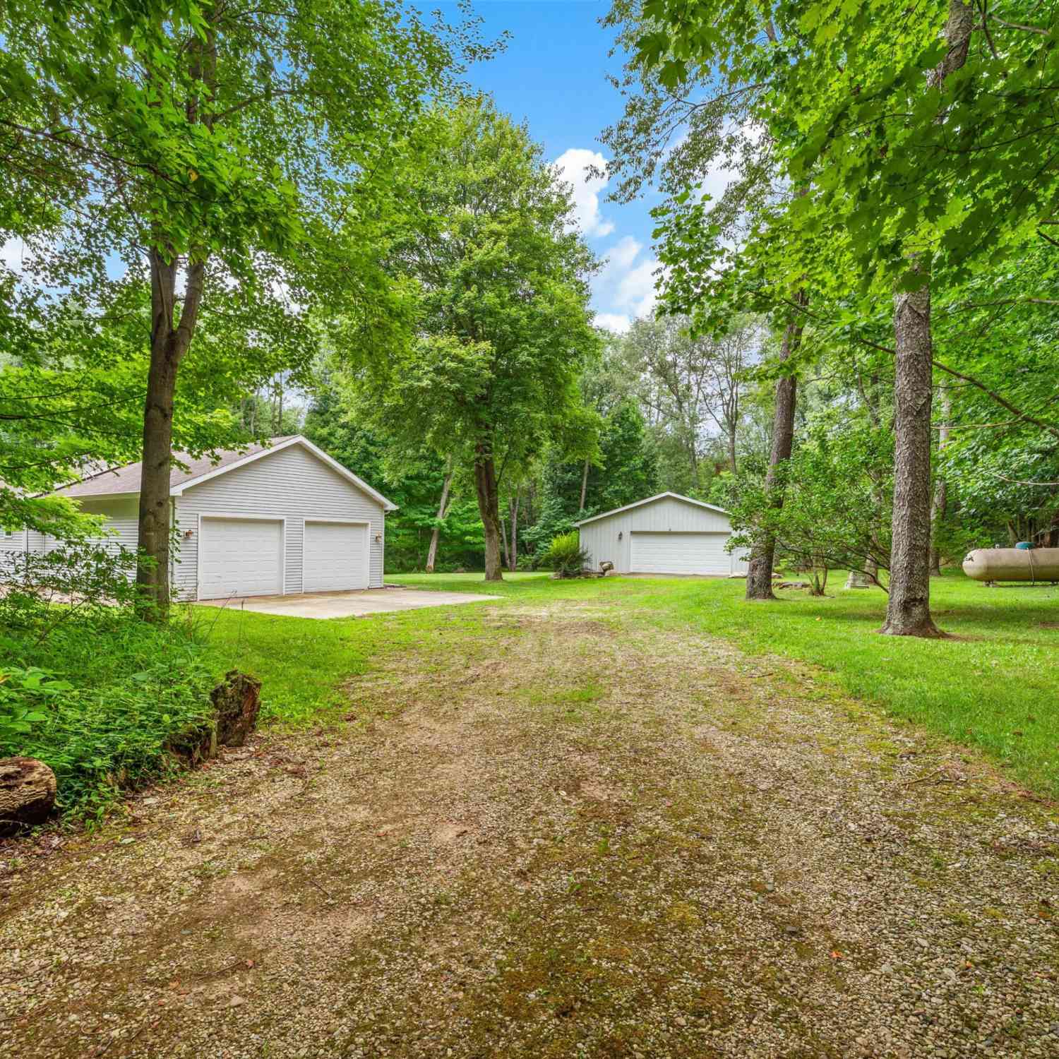 Homes For Sale - 55704 Penn Road<br/> Cass County, Cassopolis, MI 49031