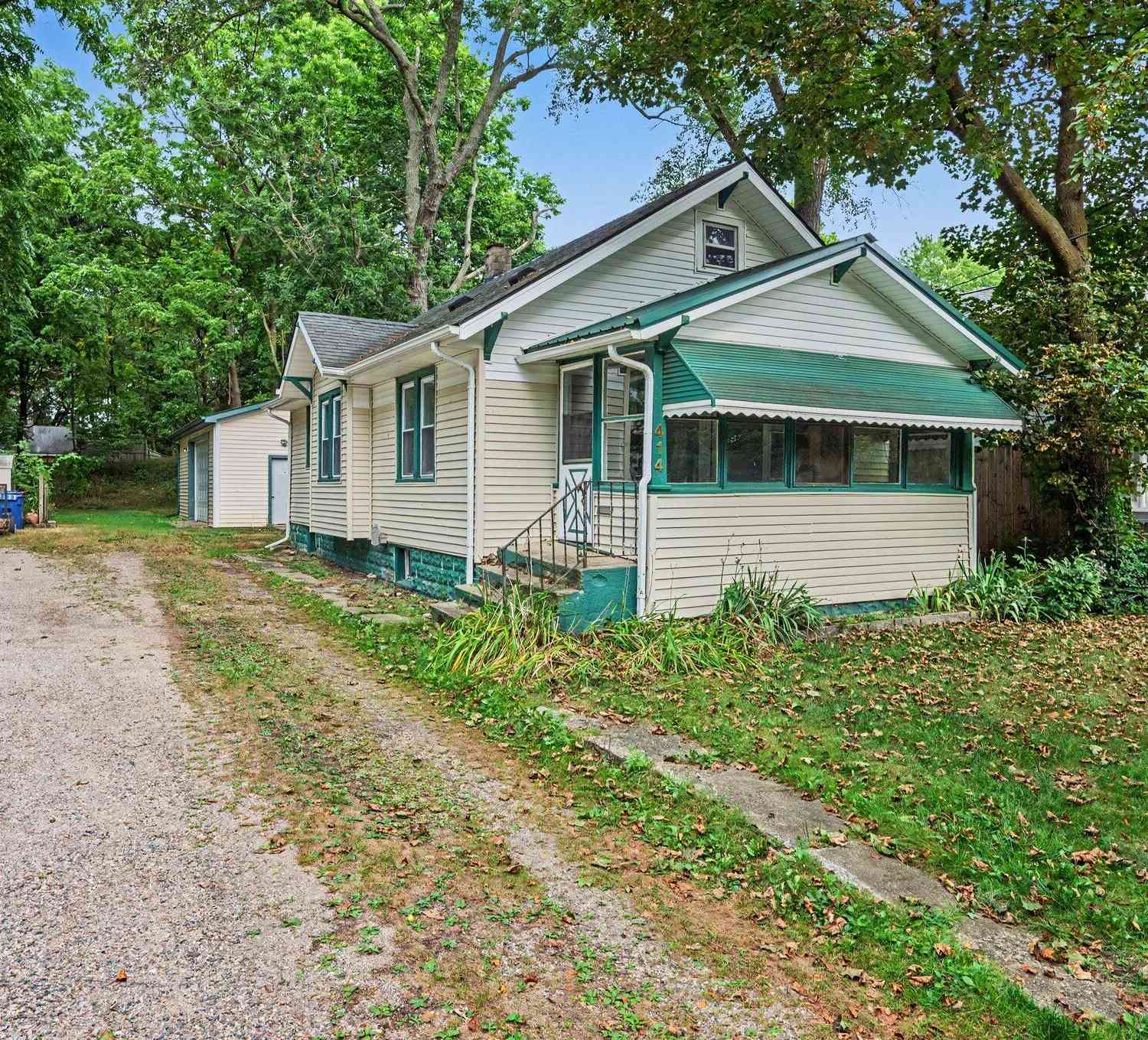 Homes For Sale - 414 Trimble Avenue<br/> Kalamazoo, MI 49048