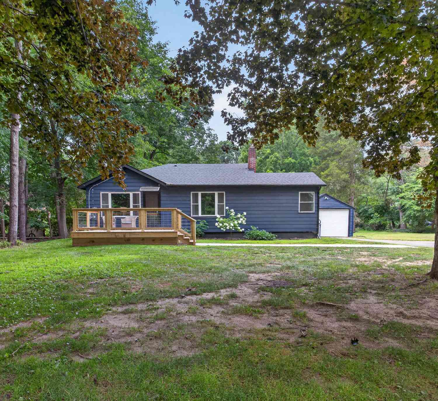 Homes For Sale - 5006 S Jackson Road<br/> Jackson, MI 49201