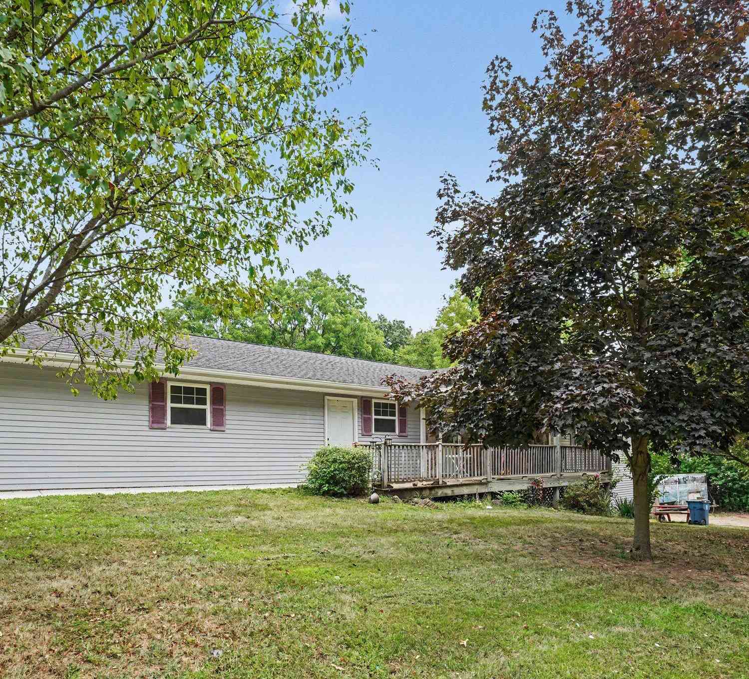 Homes For Sale - 1946 Nazareth Road<br/> Kalamazoo, MI 49048