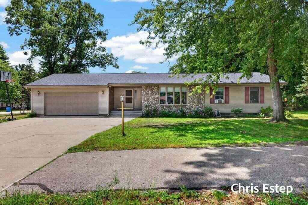 Homes For Sale - 15288 Pruin Street<br/> Ottawa County, Spring Lake, MI 49456
