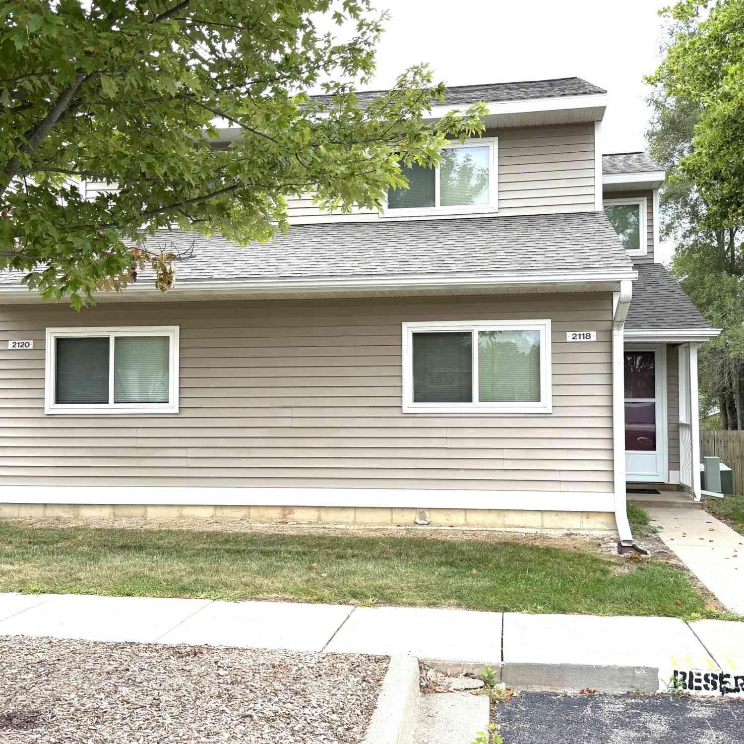 Condo For Sale - 2118 Stone School Circle<br/> Ann Arbor, MI 48108