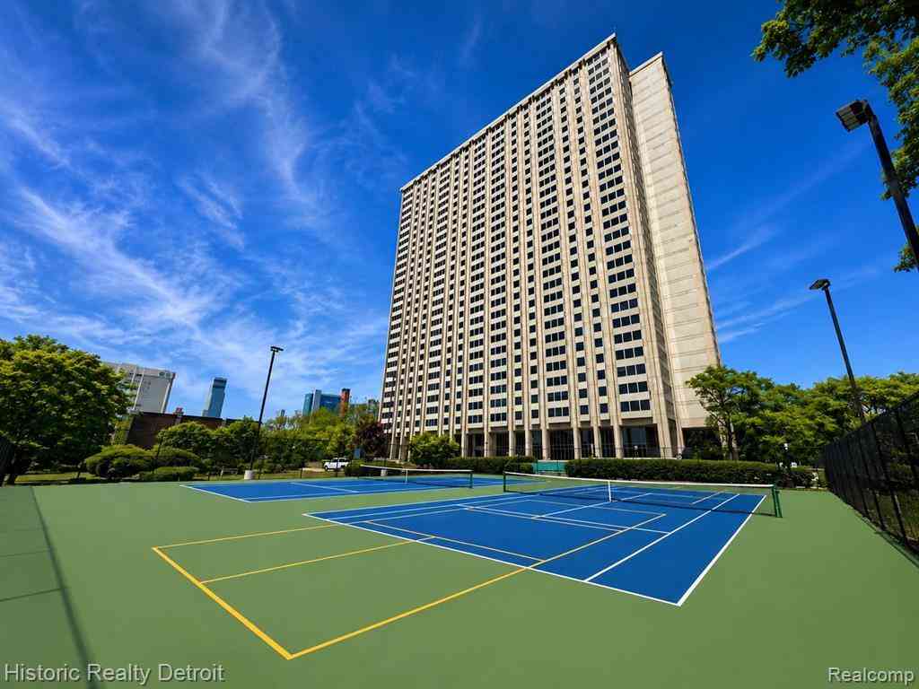 Homes For Sale - 1300 E Lafayette Street #305<br/> Detroit, MI 48207