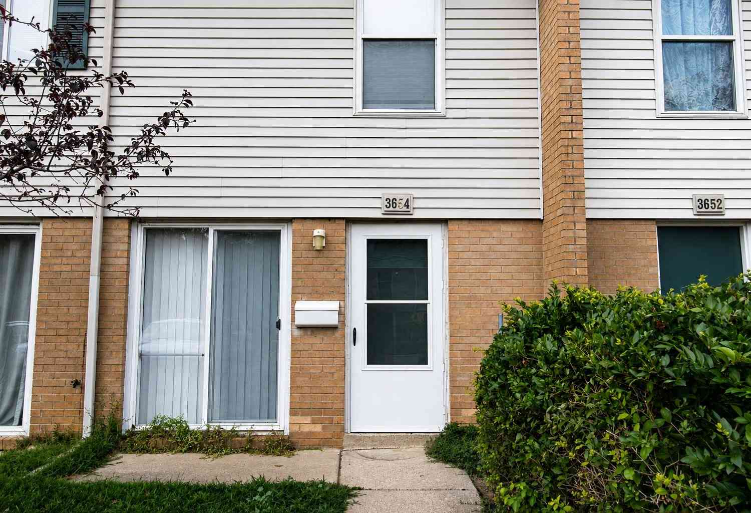 Condo For Sale - 3654 Kenbrooke Court<br/> Kalamazoo, MI 49006