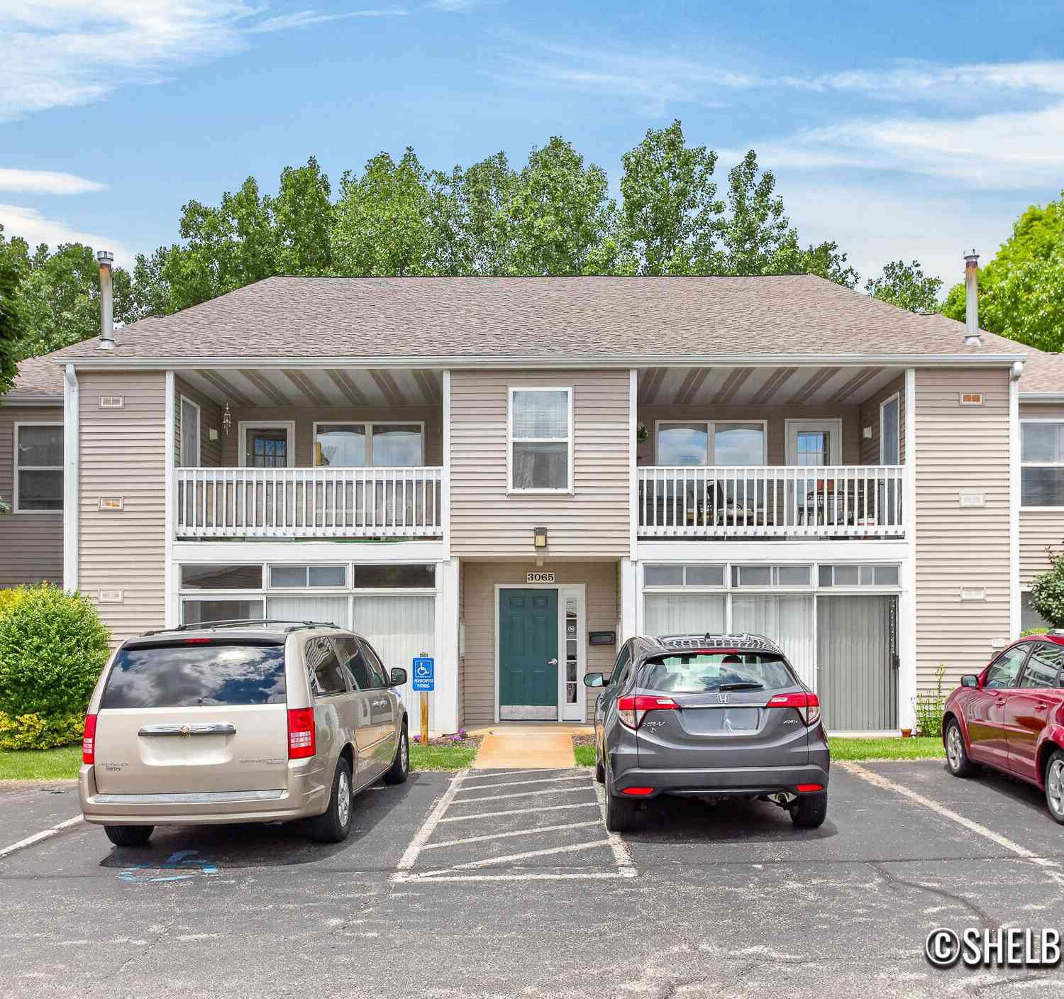 Condo For Sale - 3065 Poplar Creek Drive #104<br/> Grand Rapids, MI 49512