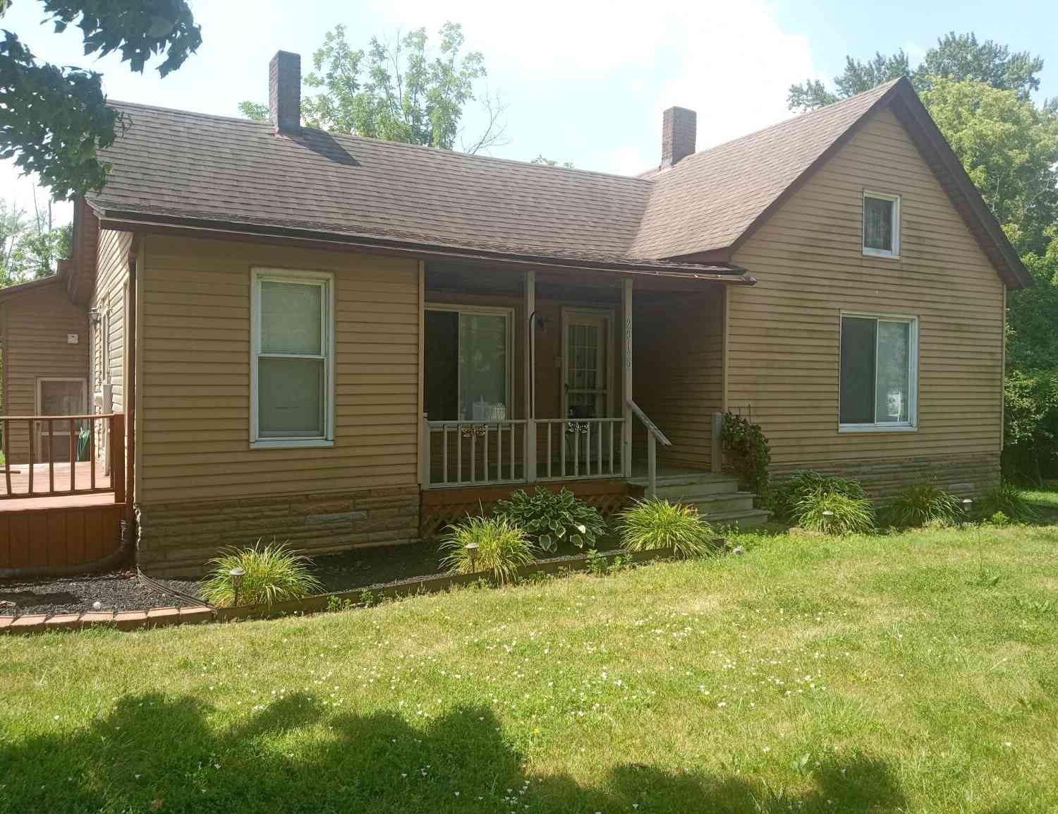 Homes For Rent - 20129 Huron River Drive<br/> Wayne County, Rockwood, MI 48173