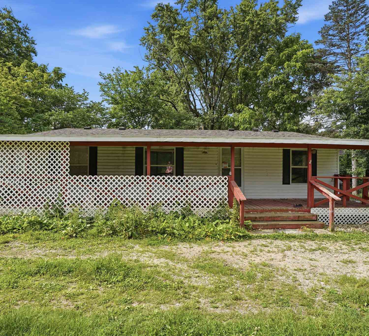 Mobile Home For Sale - 1260 S 13th Street<br/> Berrien County, Niles, MI 49120