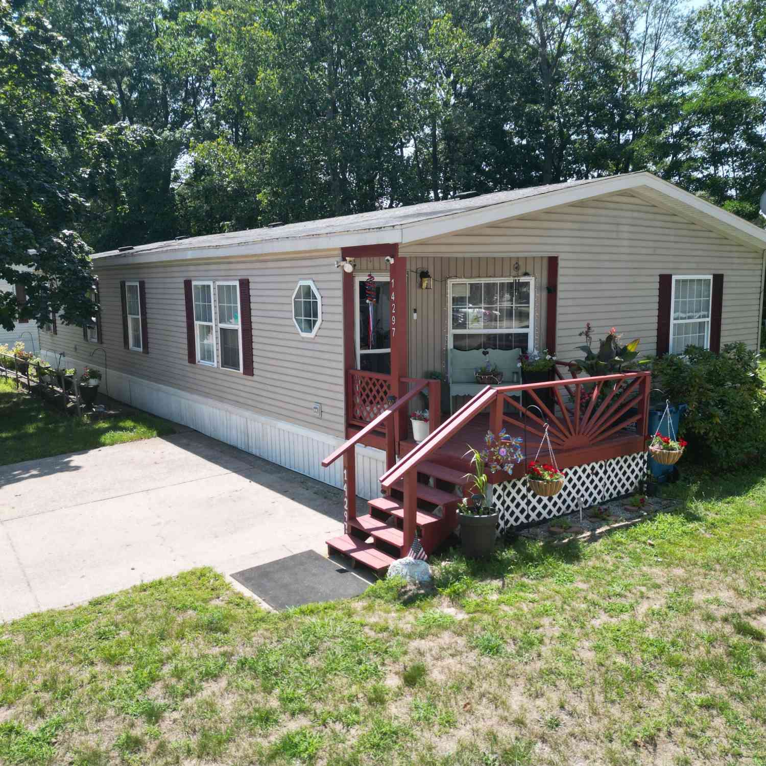 Mobile Home For Sale - 14279 Winters Creek<br/> Ottawa County, West Olive, MI 49460