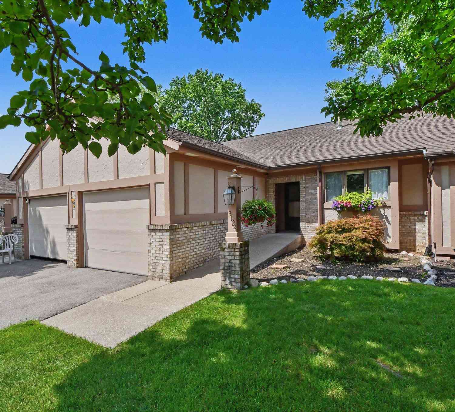 Condo For Sale - 3124 Maple Villa Drive<br/> Grand Rapids, MI 49508