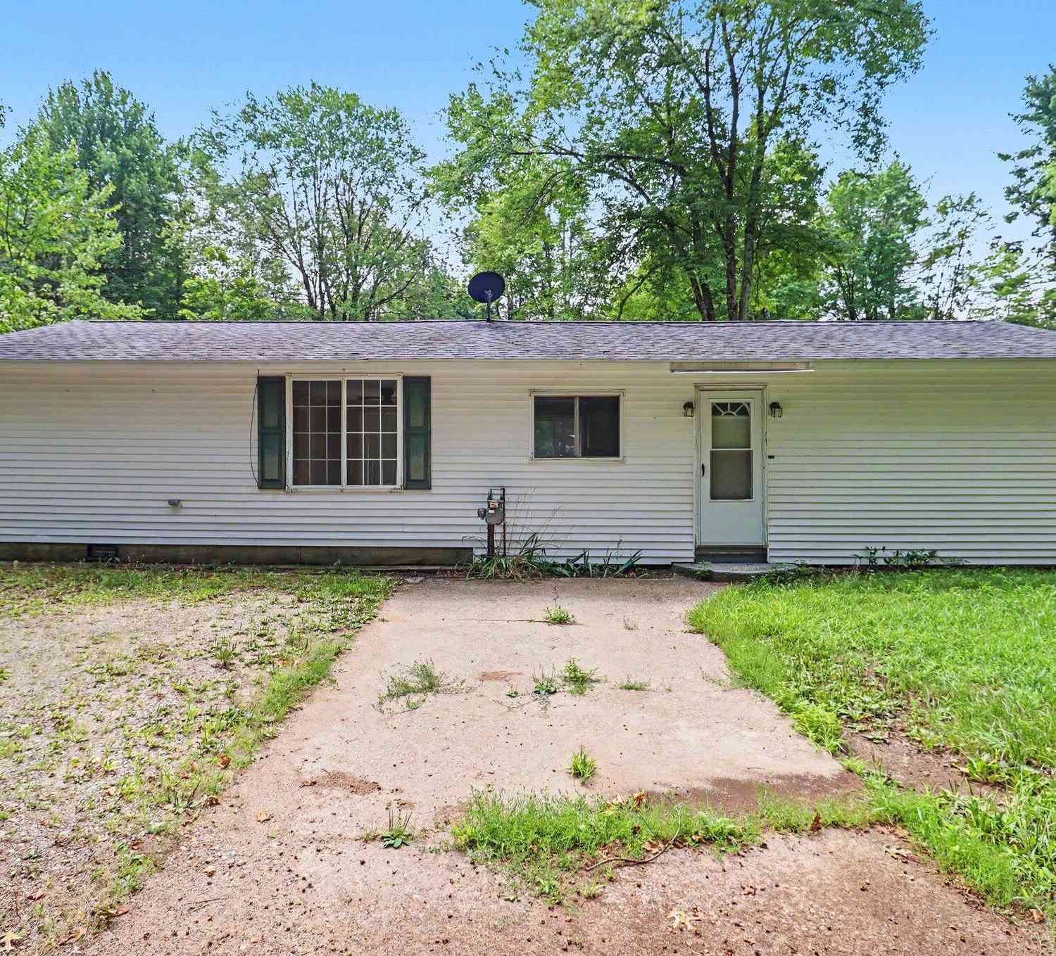 Homes For Sale - 6860 Maple Street<br/> Newaygo County, Newaygo, MI 49337