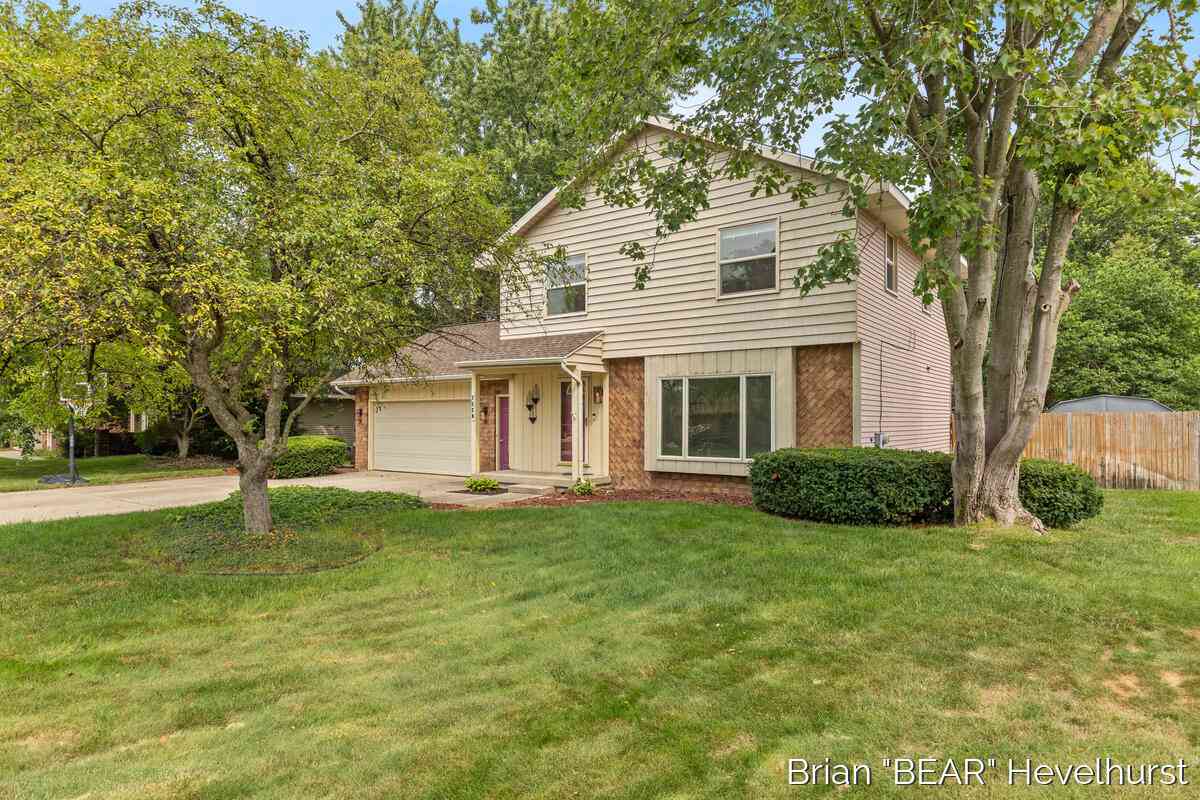 Homes For Sale - 7520 Windgate Drive<br/> Ottawa County, Jenison, MI 49428