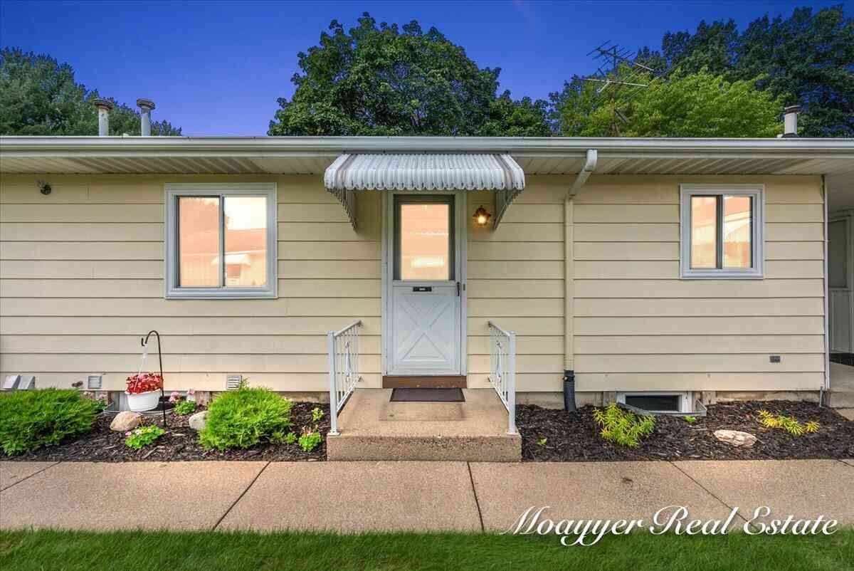 Condo For Sale - 5895 Leisure South Drive<br/> Grand Rapids, MI 49548