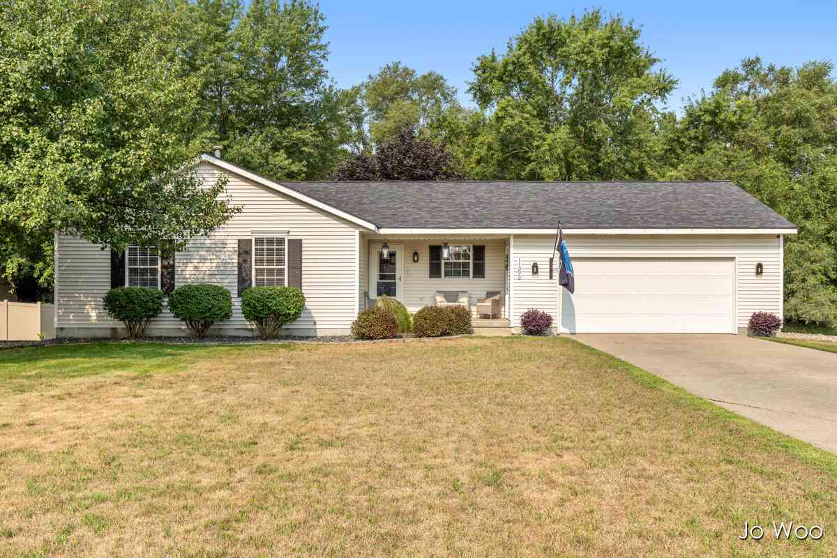 Homes For Sale - 11395 Hunters Meadow Drive<br/> Allendale, MI 49401