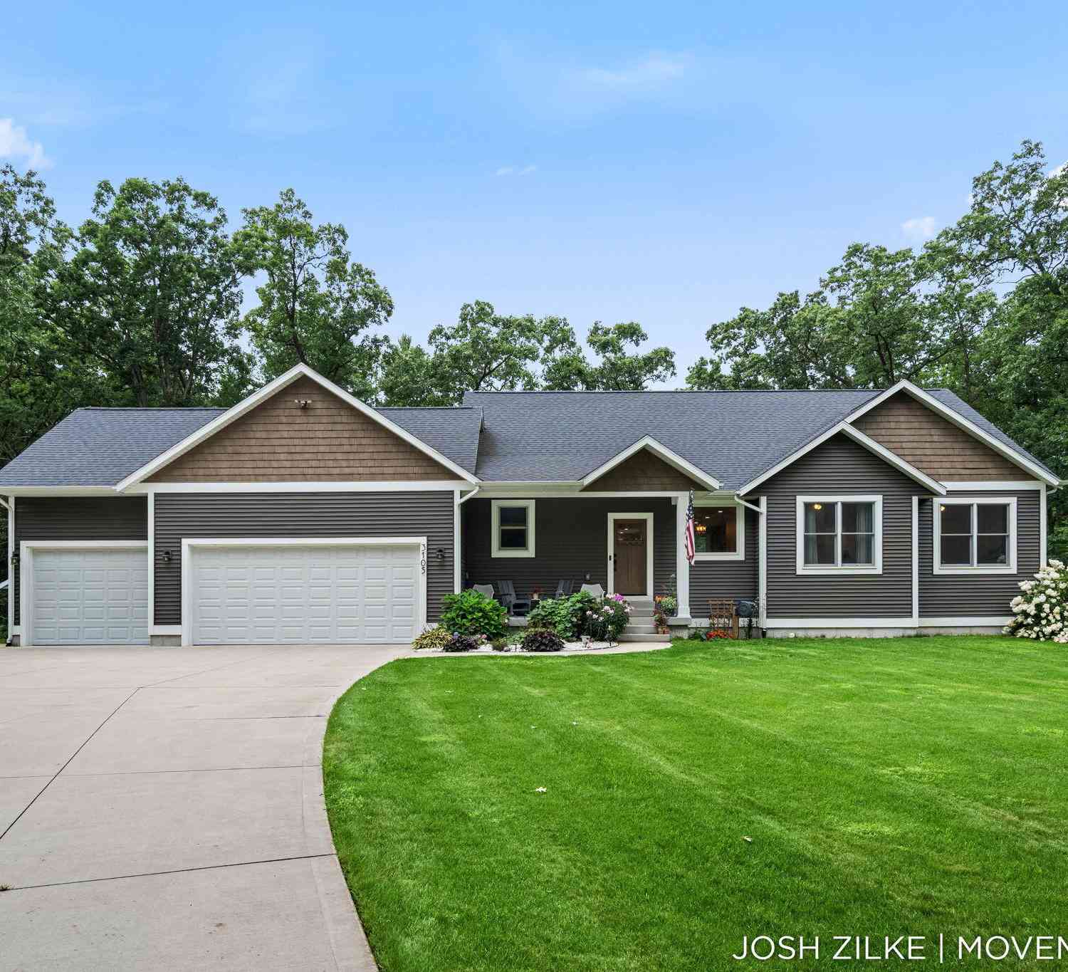 Homes For Sale - 3105 Jamestown Lane<br/> Fruitport, MI 49415