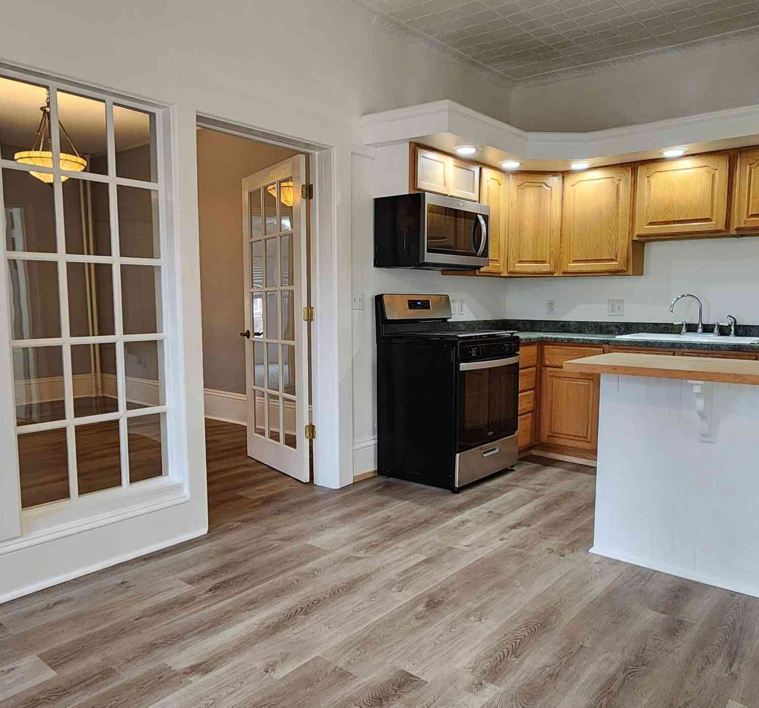 Apartment For Rent - 212 Oak Street #APT 2<br/> Manistee County, Manistee, MI 49660