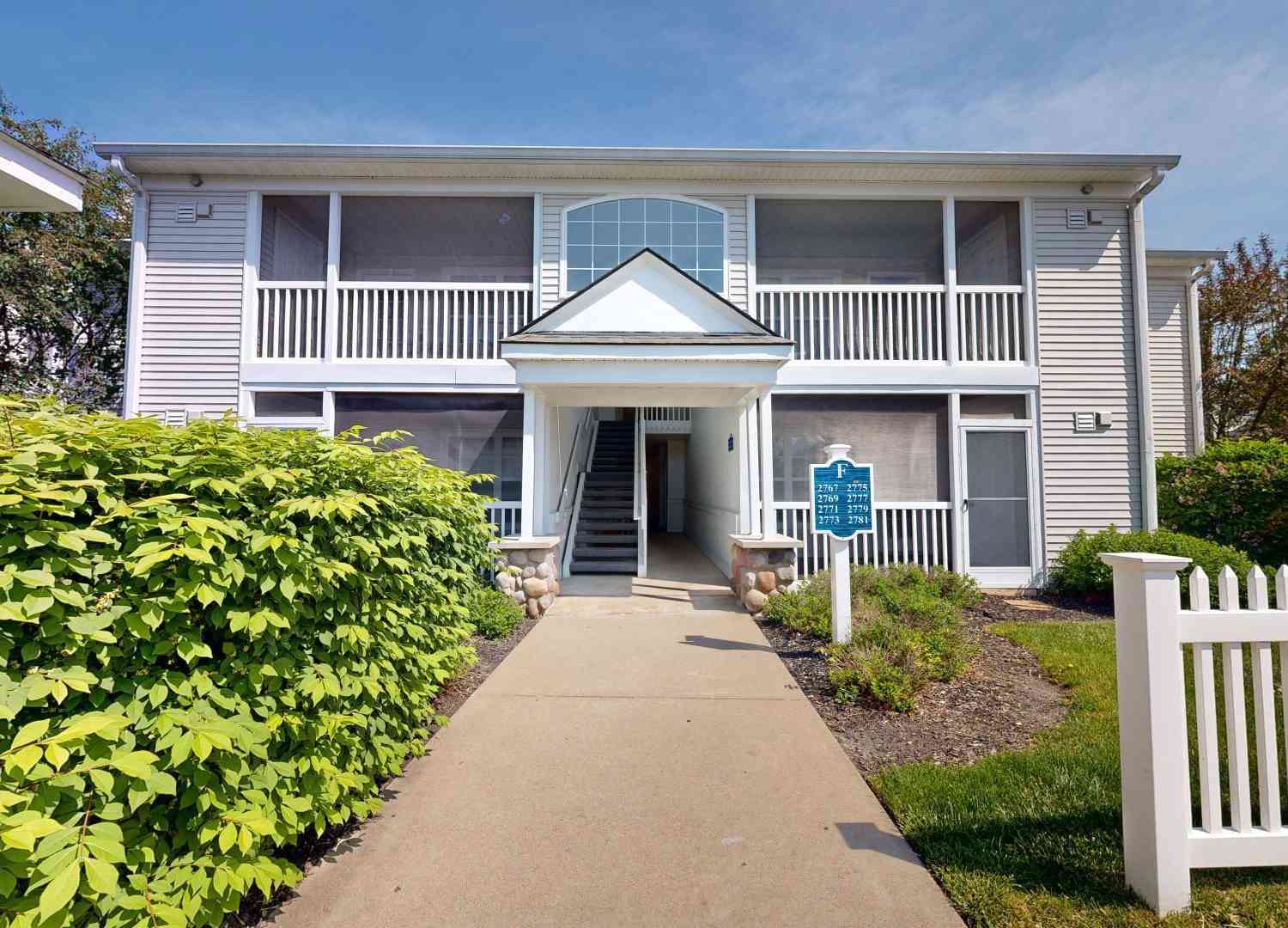 Condo For Rent - 2771 S Knightsbridge Circle<br/> Ann Arbor, MI 48105
