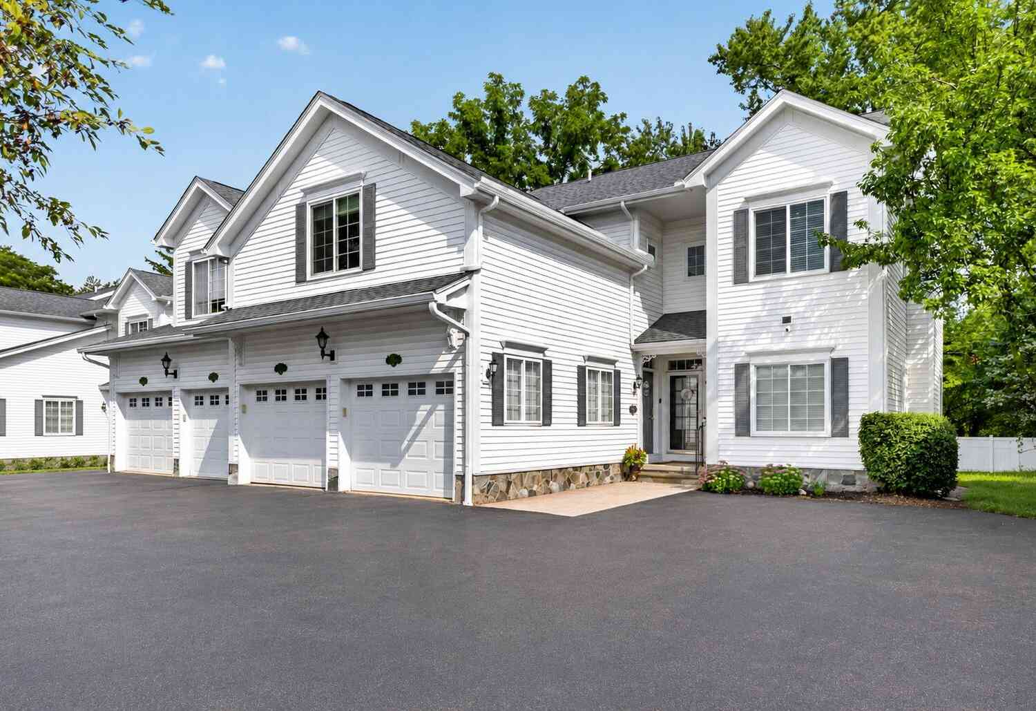 Condo For Sale - 1684 Cassady Place<br/> Plymouth, MI 48170