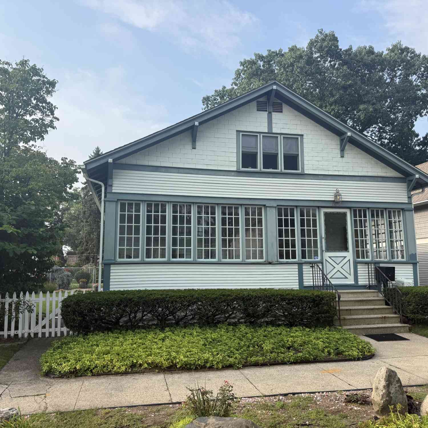 Homes For Sale - 27 E Southern Avenue<br/> Muskegon, MI 49442