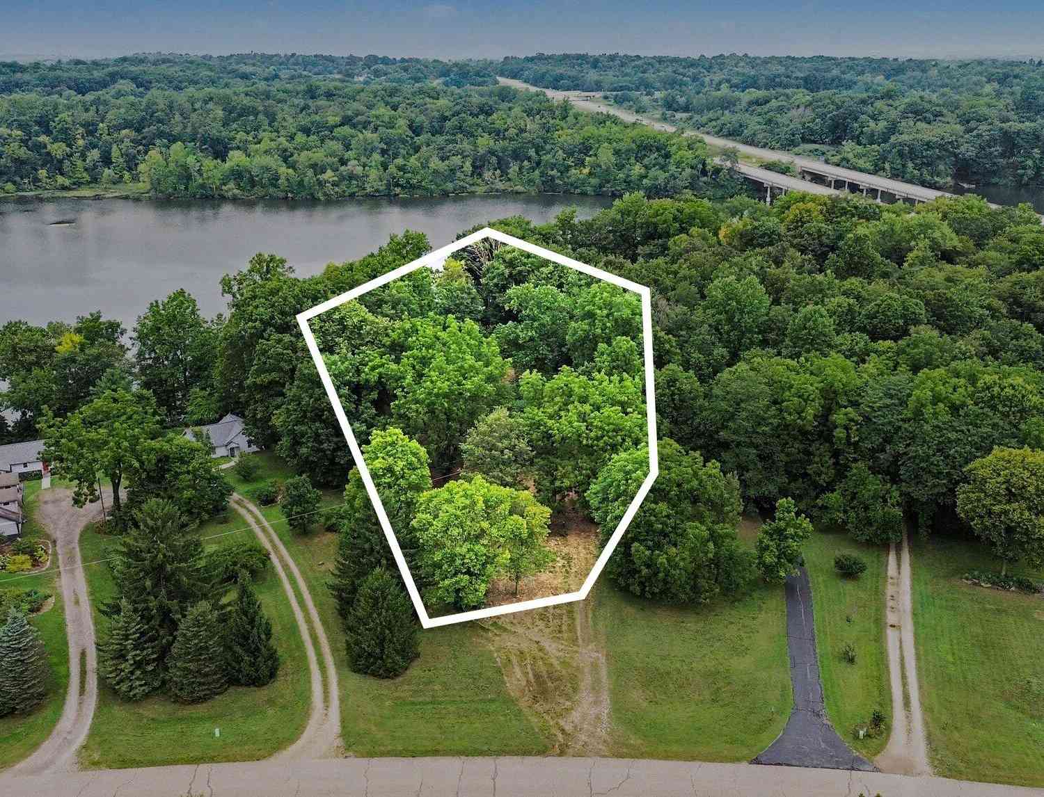 Vacant Land For Sale - 4239 Lake Chapin Bluff<br/> Berrien County, Berrien Springs, MI 49103