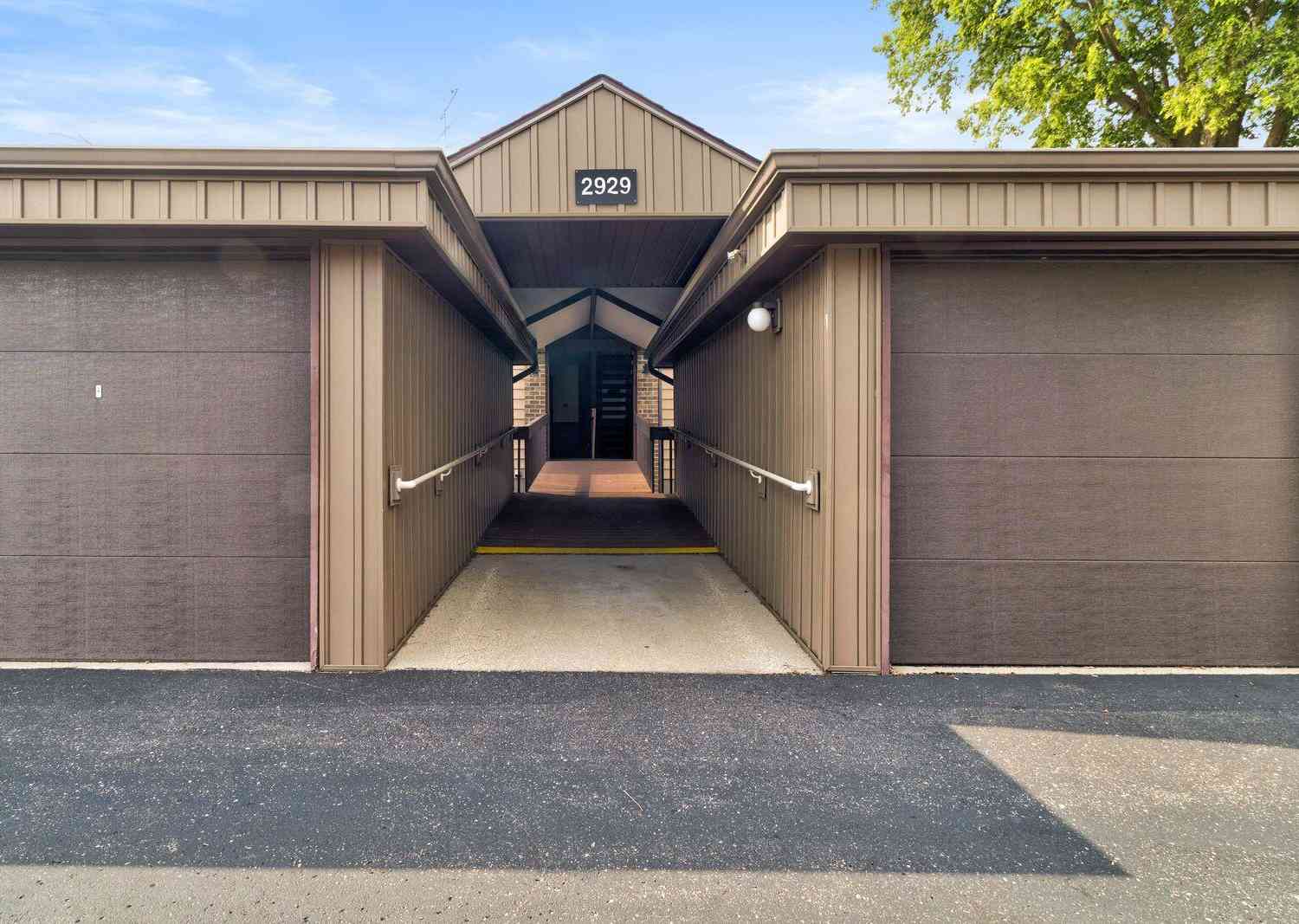 Condo For Sale - 2929 Byron Center Avenue #F<br/> Kent County, Wyoming, MI 49519