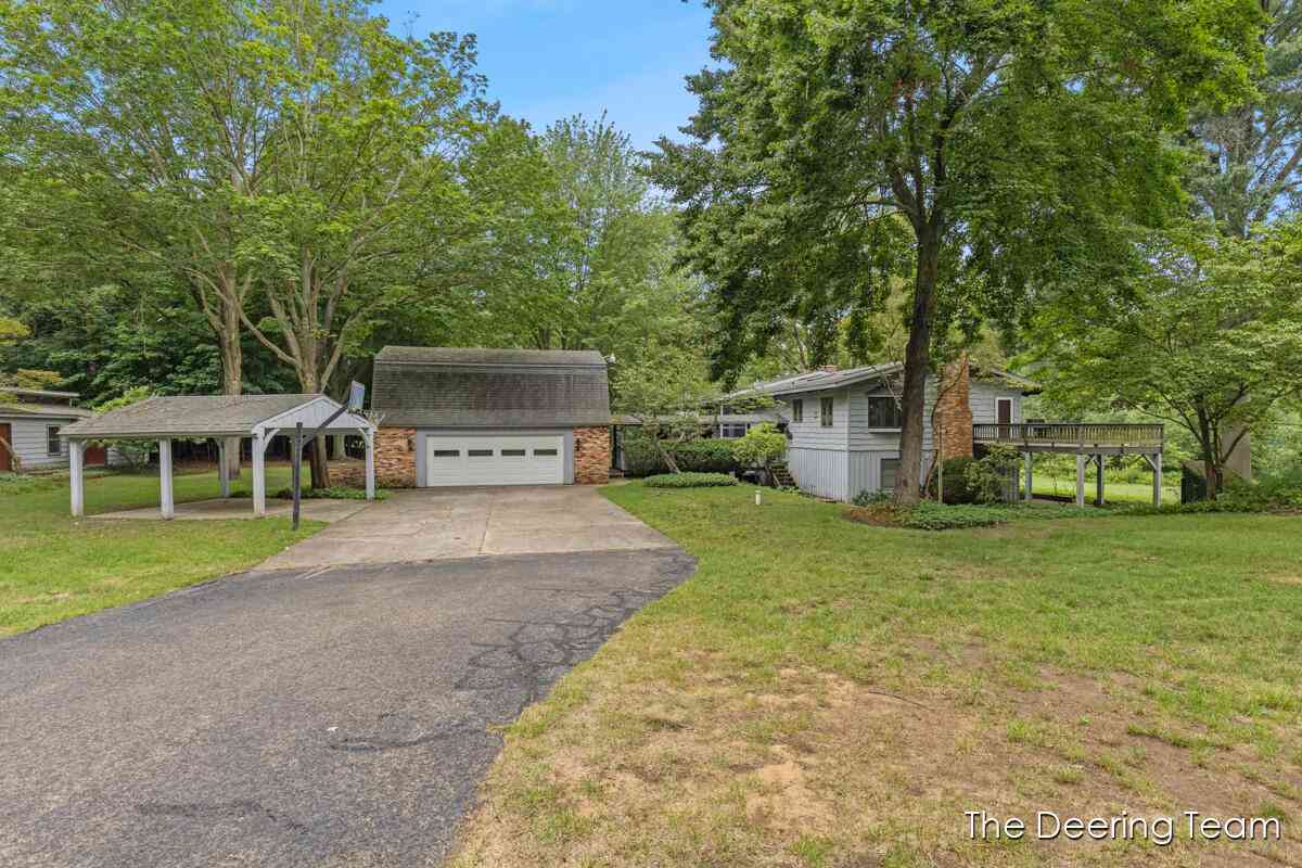 Homes For Sale - 2665 Sharon Avenue<br/> Holland, MI 49424