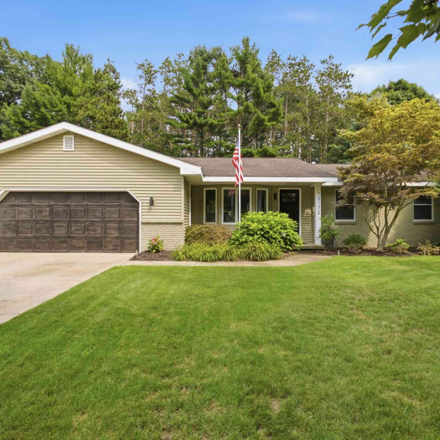 Homes For Sale - 13172 Sikkema Drive<br/> Grand Haven, MI 49417