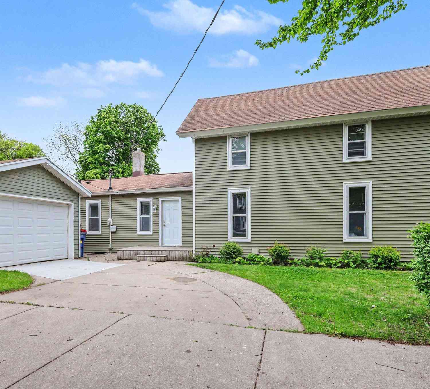 Homes For Sale - 831 NW Second Street<br/> Grand Rapids, MI 49504