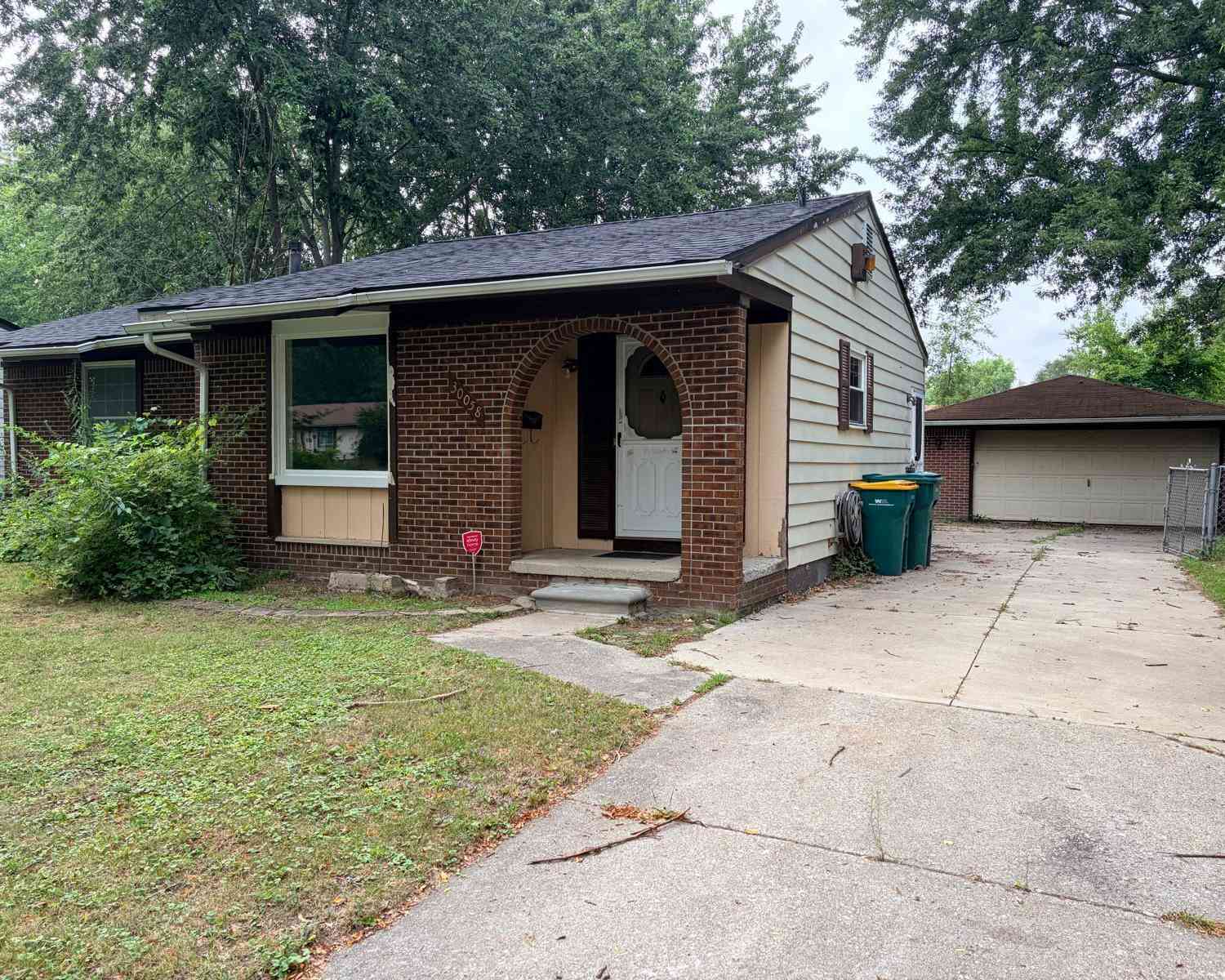 Homes For Rent - 30058 Halecreek Street<br/> Romulus, MI 48174