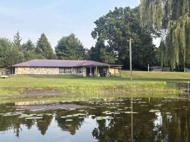 Homes For Sale - 18529 26 1/2 Mile Road<br/> Calhoun County, Albion, MI 49224