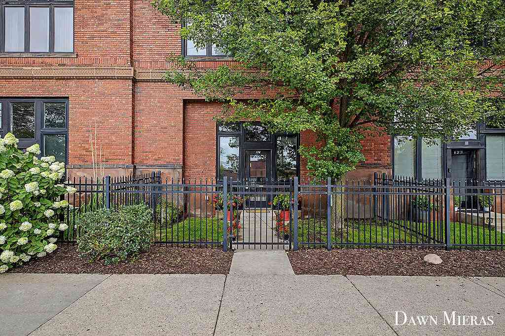 Condo For Sale - 600 Broadway Avenue #124<br/> Grand Rapids, MI 49504