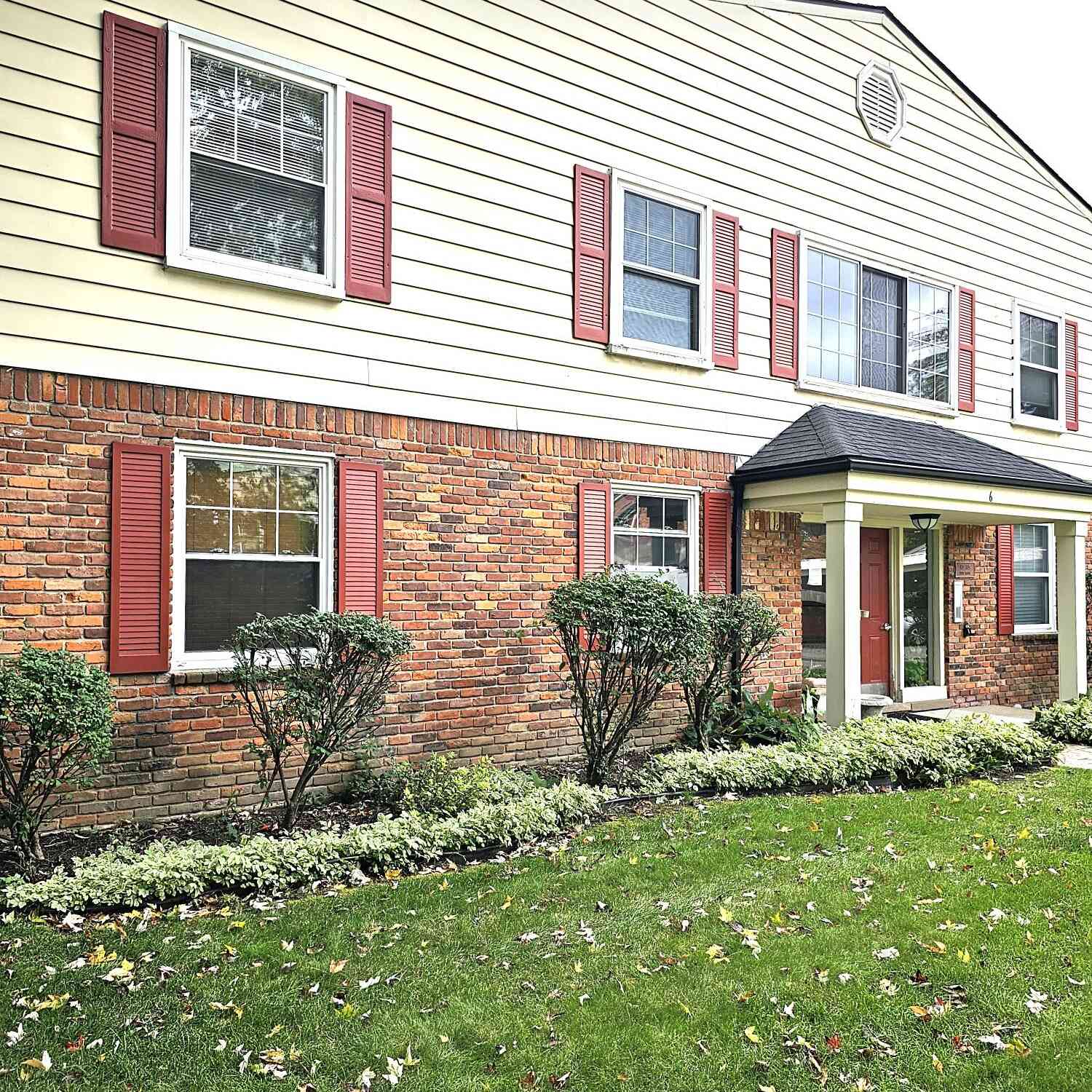Condo For Rent - 739 W Maple Road<br/> Oakland County, Clawson, MI 48017