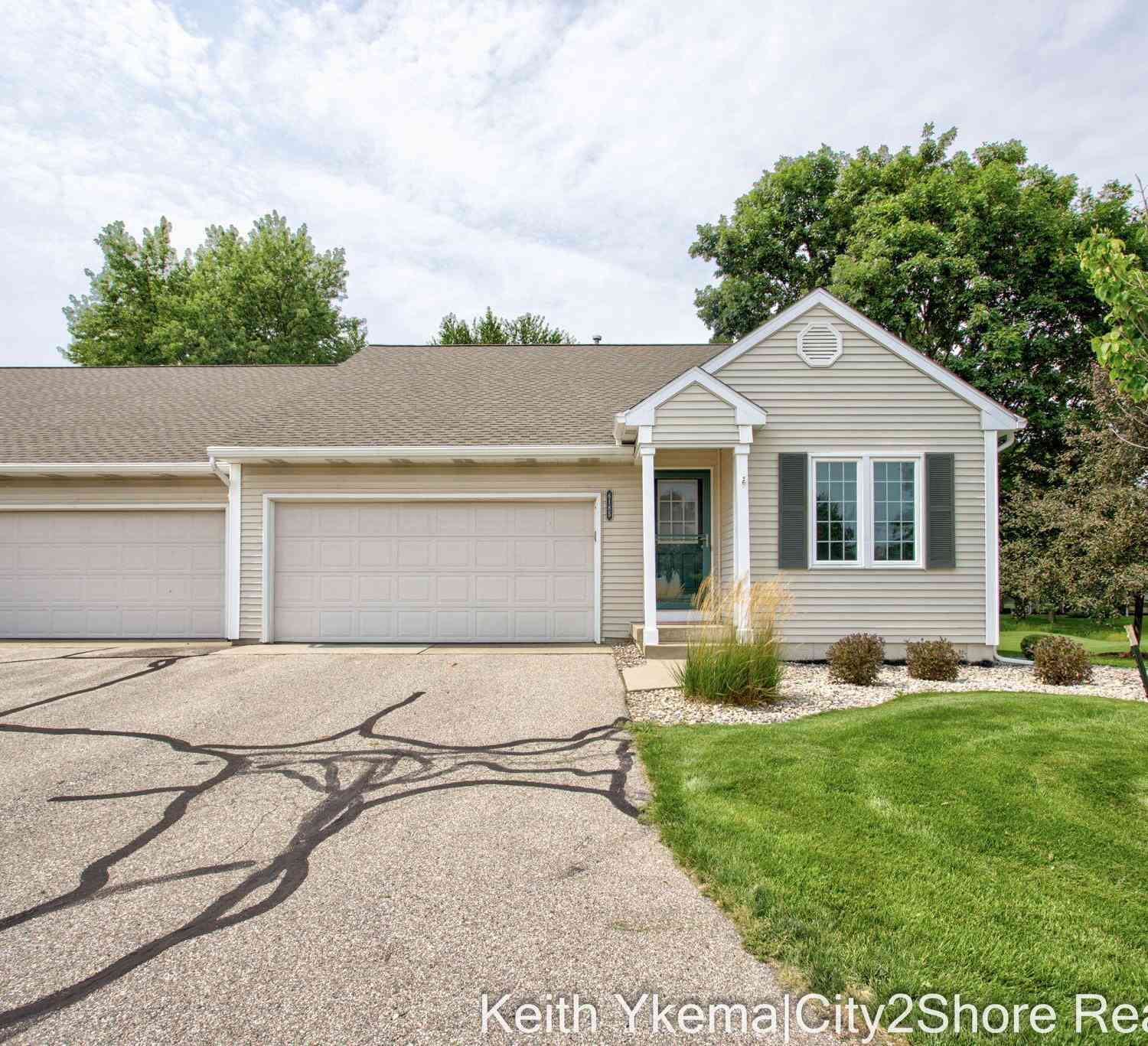 Condo For Sale - 6185 Gleneagle Highlands Drive<br/> Hudsonville, MI 49426