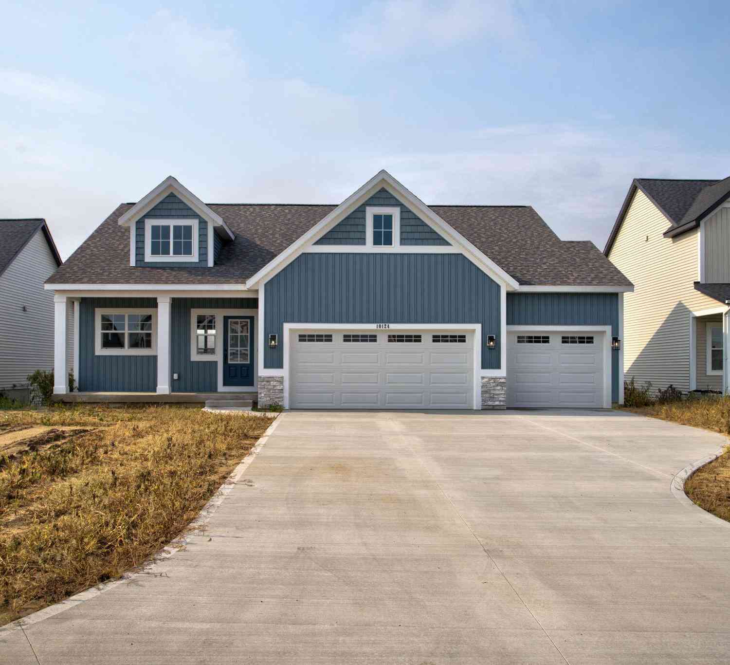 Homes For Sale - 10124 Strawberry Lane<br/> Zeeland, MI 49464