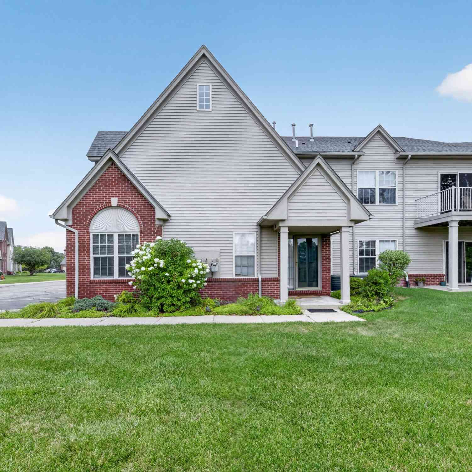 Condo For Sale - 1153 Addington Lane<br/> Ann Arbor, MI 48108