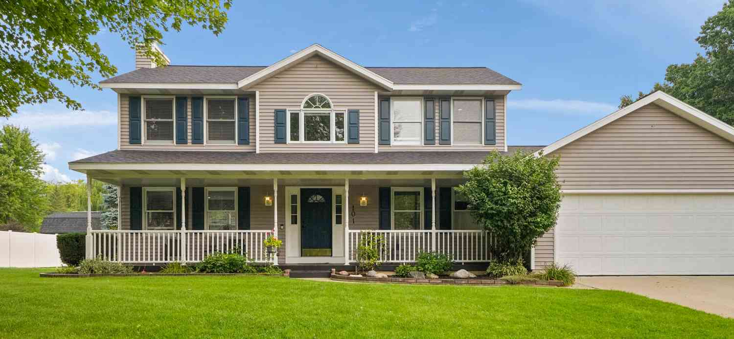Homes For Sale - 101 Chicory Street<br/> Kent County, Comstock Park, MI 49321
