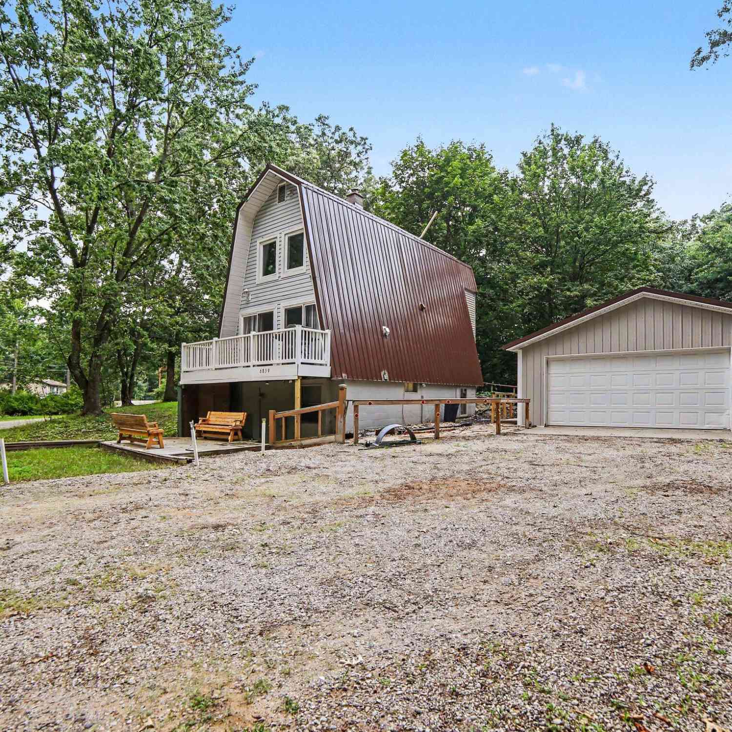 Homes For Sale - 6859 Clover Road<br/> Twin Lake, MI 49457