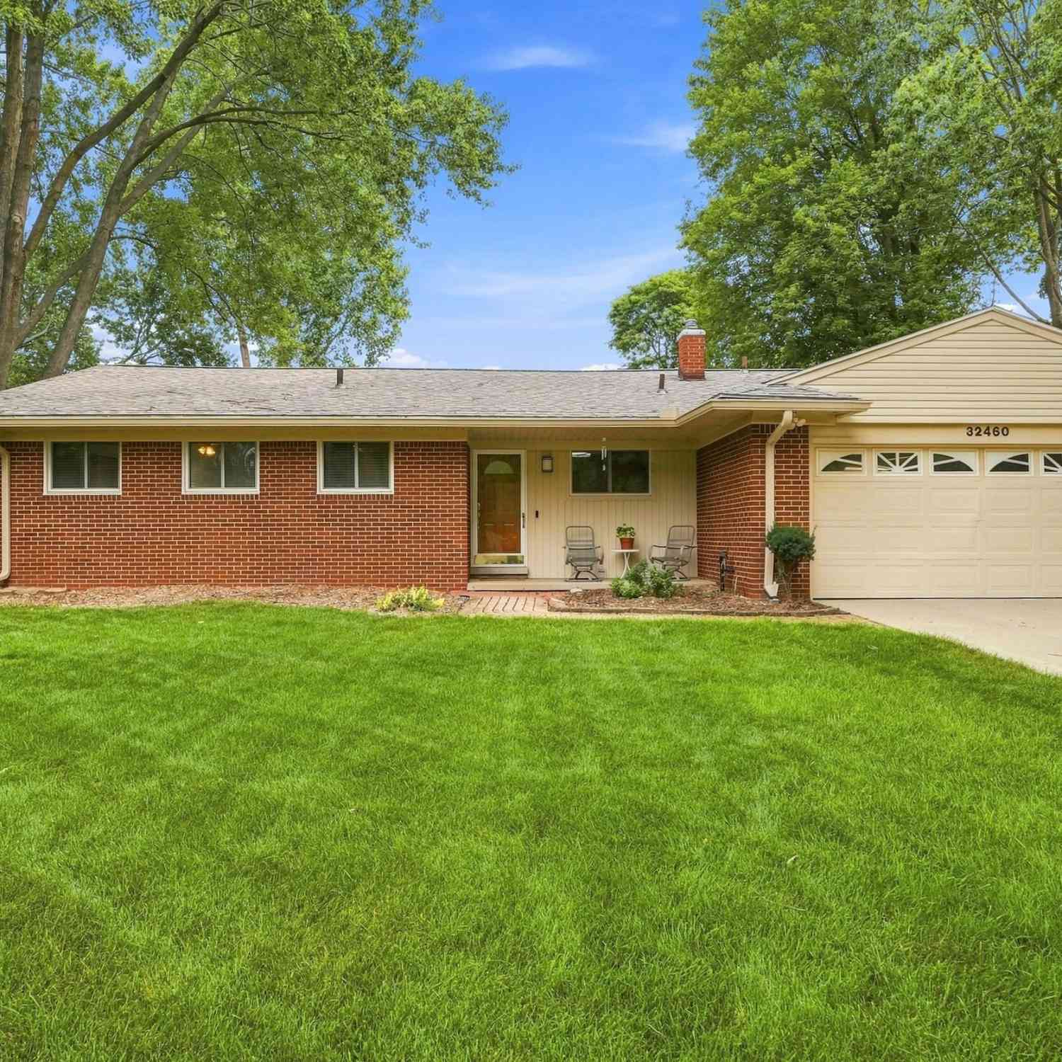 Homes For Sale - 32460 Dunford Street<br/> Oakland County, Farmington Hills, MI 48334