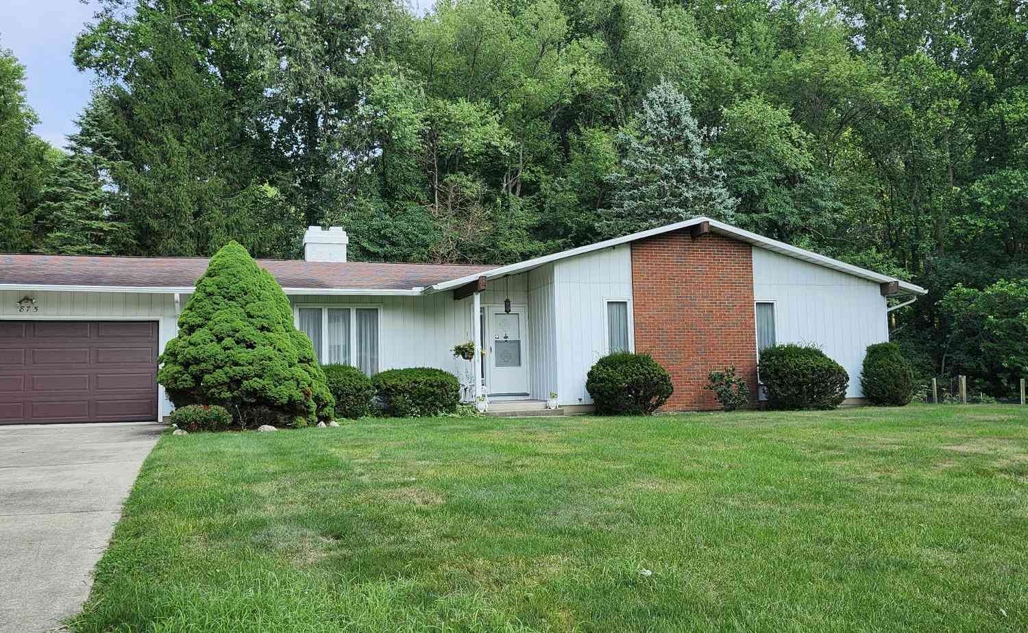 Homes For Sale - 875 Skyline Drive<br/> Niles, MI 49120