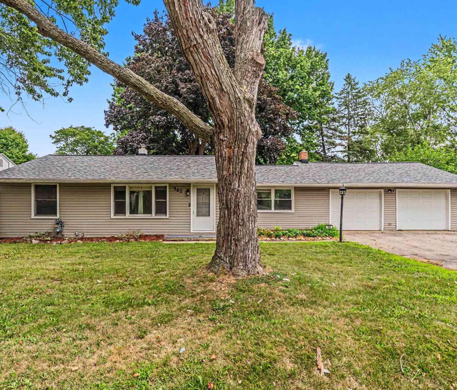 Homes For Sale - 562 Brookside Road<br/> Ypsilanti, MI 48197