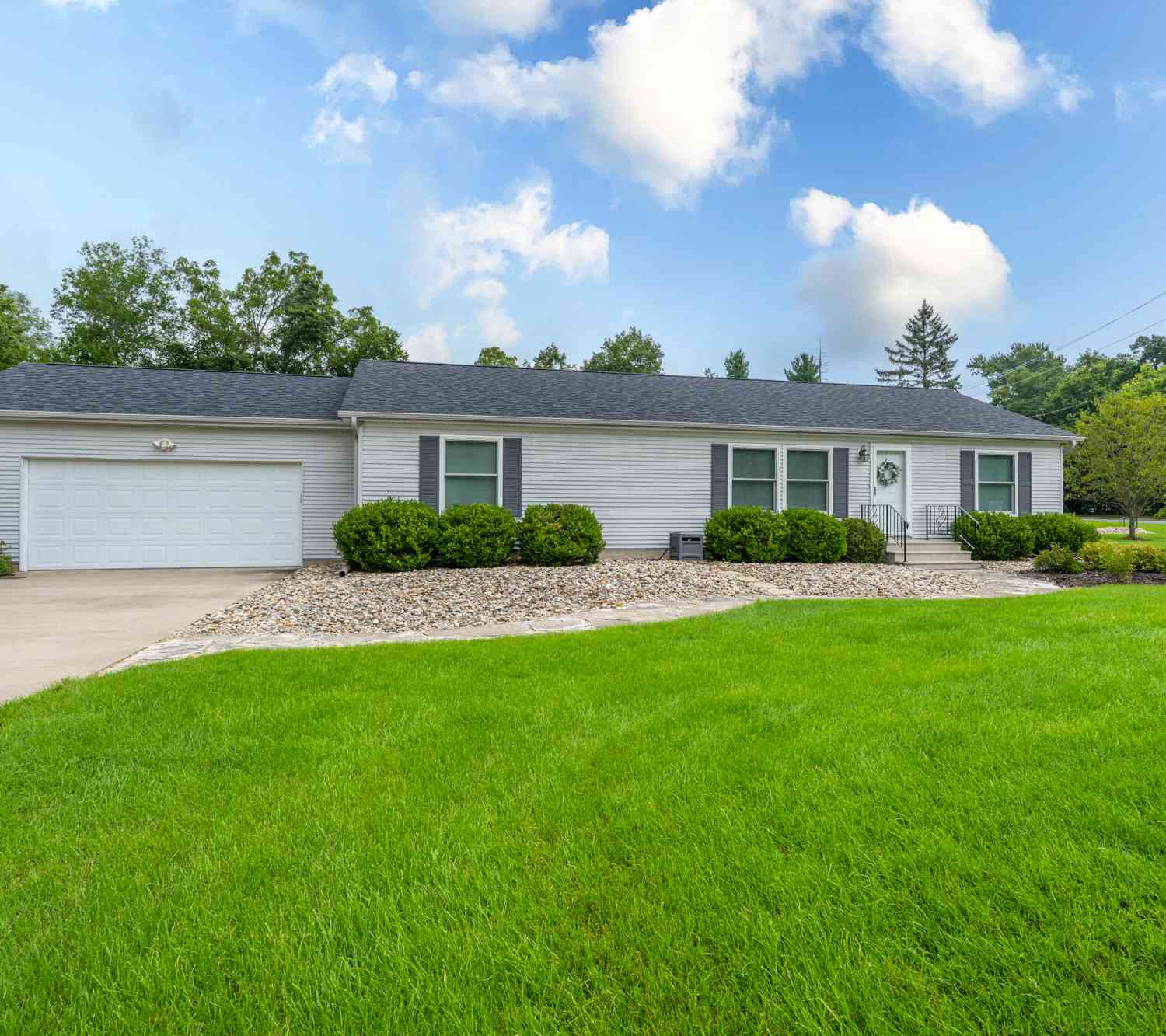 Homes For Sale - 2199 Broadway<br/> Benton Harbor, MI 49022