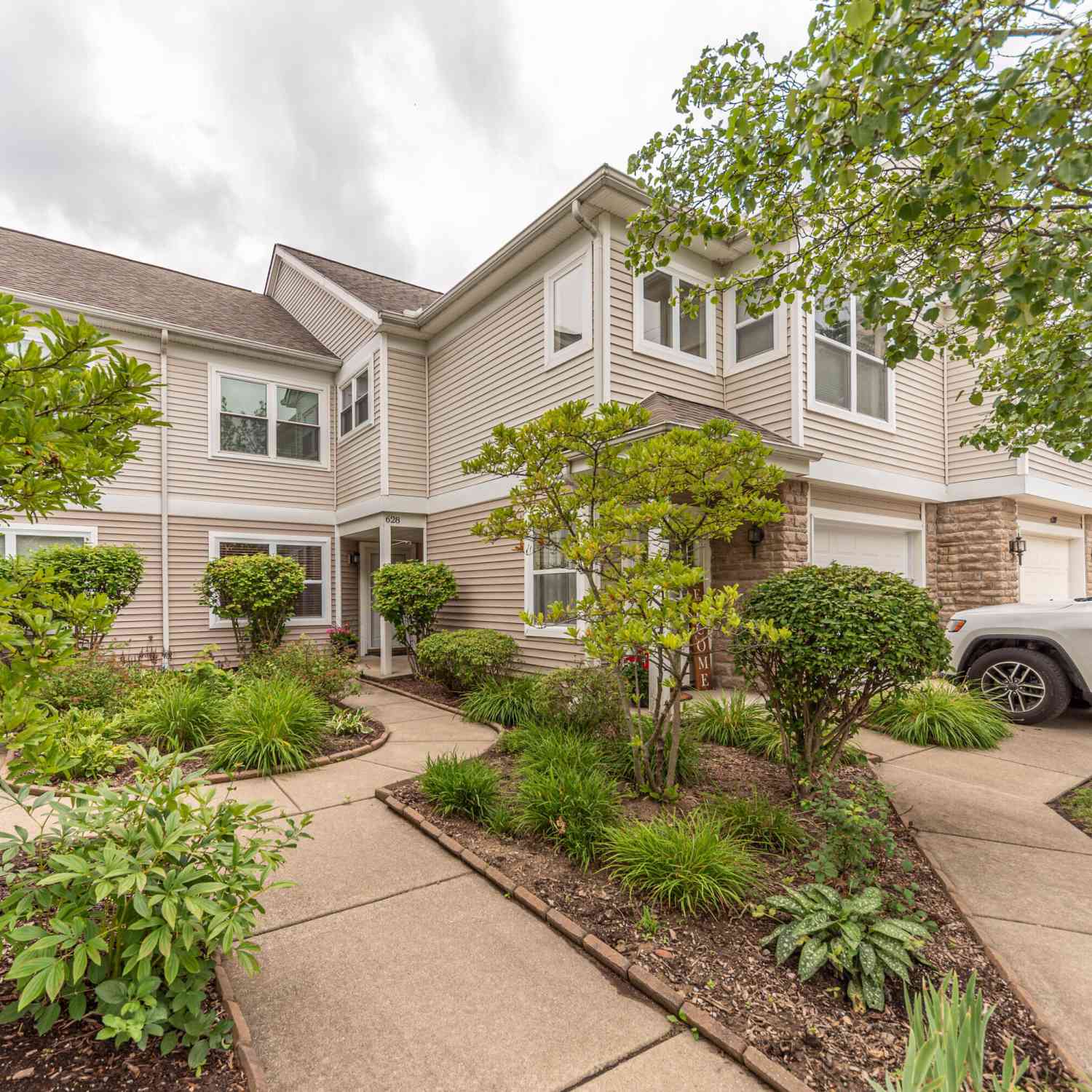 Condo For Sale - 628 Riverstone Lane<br/> Chelsea, MI 48118