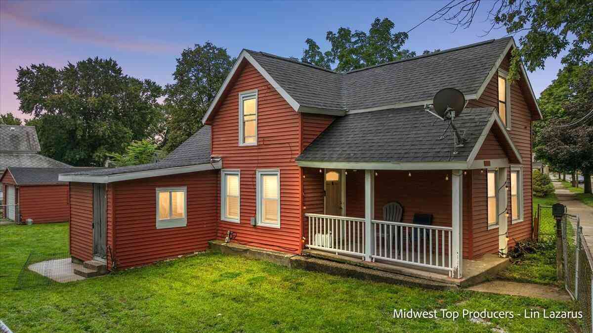 Homes For Sale - 1024 Butterworth Street<br/> Grand Rapids, MI 49504