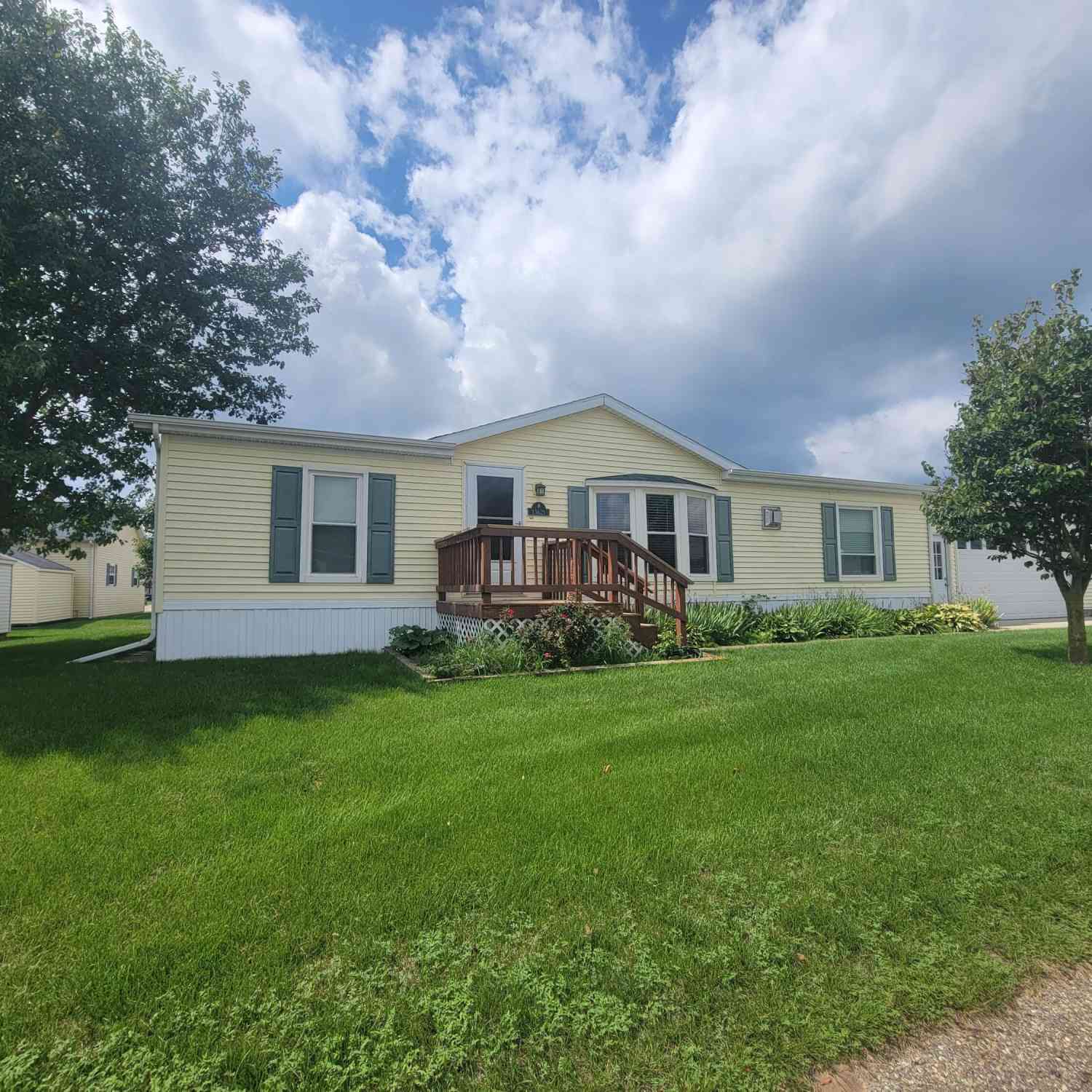 Mobile Home For Sale - 13621 Ladyslipper Lane<br/> Kent County, Cedar Springs, MI 49319